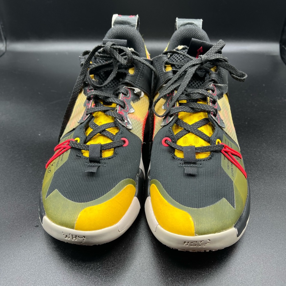 Kids Multi-Color Air Jordan Pre-owned Size 4.5Y